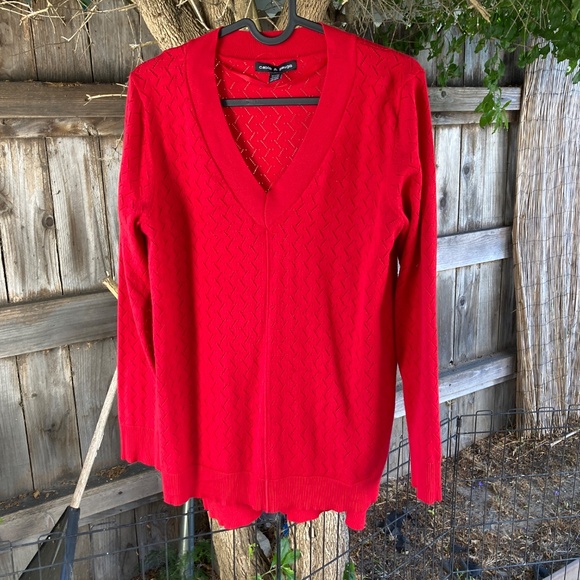 Red Fine Knit V Neck Sweater by Cable & Gauge - Picture 5 of 6